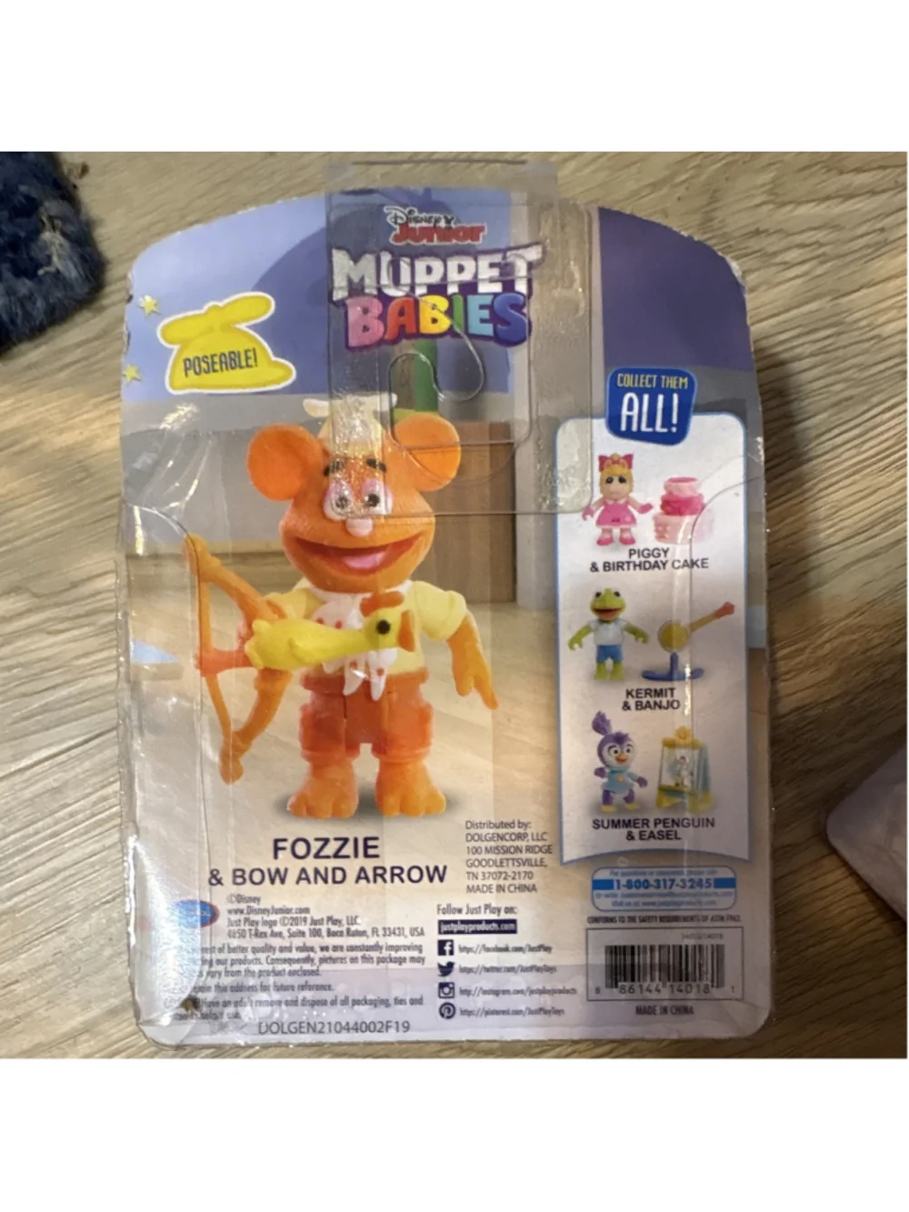 Lot of 4 New toys 4 in 1 wooden puzzle, 2 muppet babies & play pack grab & go